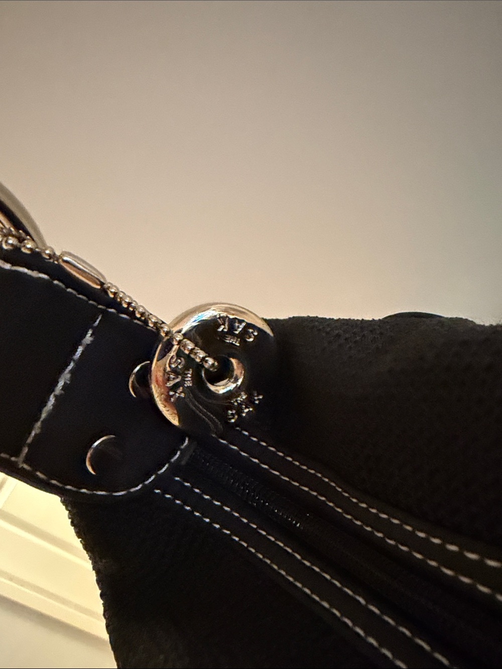 Y2K Vintage The Sak Mia Black Shoulder Bag with Black-and-White Strap - Picture 5 of 8